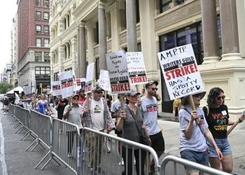 Yapay Zekaya Karşı, Omuz Omuza